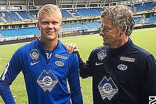 连拿一波小 连拿一波小